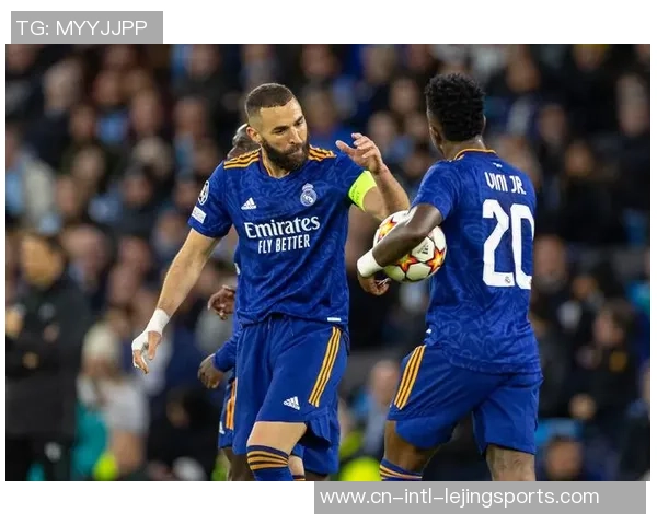 2011年欧冠半决赛首回合巴萨与皇马的经典对决回顾与分析